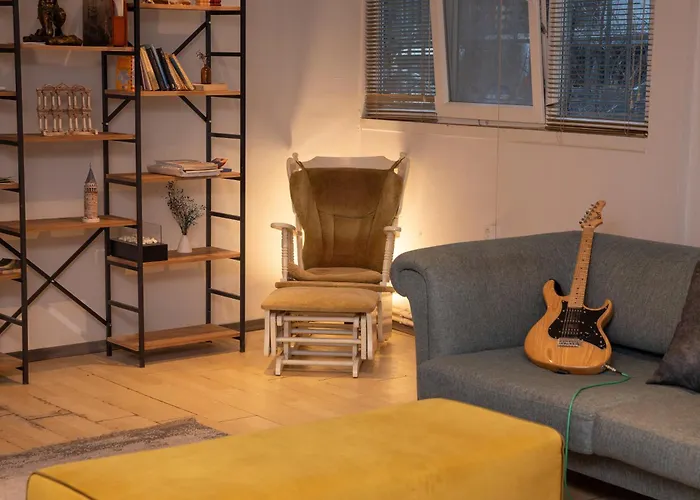 With A Common Bathroom In A Digital Nomad House 110 Апарт-отель Стамбул